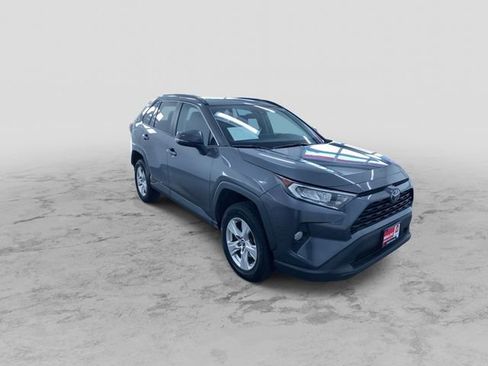 Used 2019 Toyota RAV4 XLE image 3