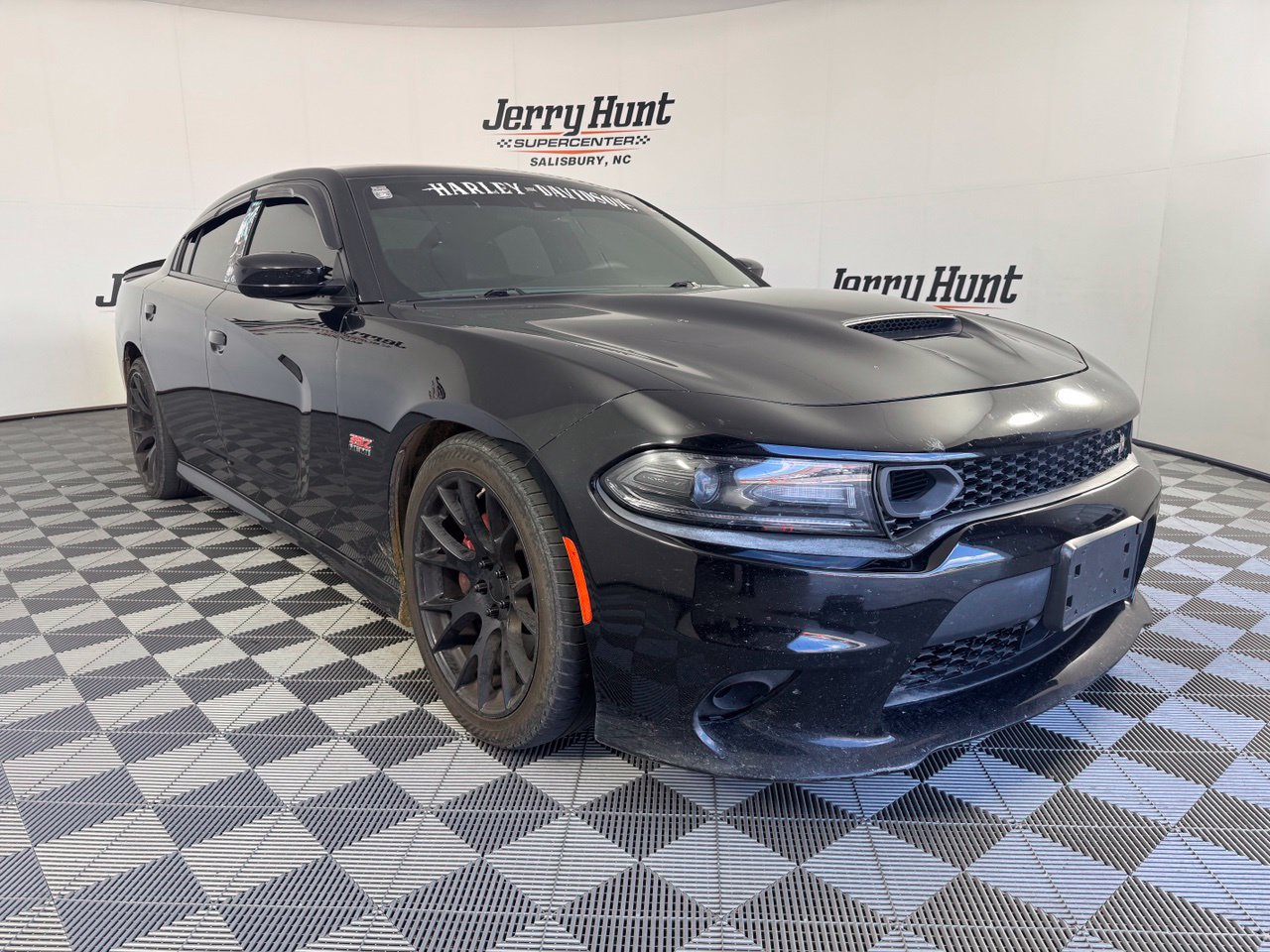 Used 2019 Dodge Charger Scat Pack w/ Technology Group RWD image 8