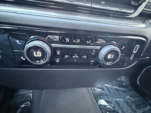 Used 2024 Chevrolet Silverado 1500 LT image 28