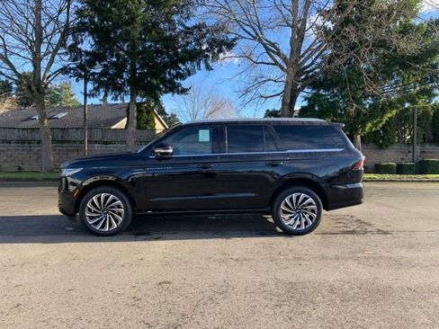 New 2025 Lincoln Navigator Black Label image 2