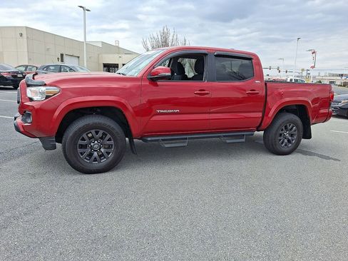 Used 2022 Toyota Tacoma SR5 w/ Technology Package RWD image 5