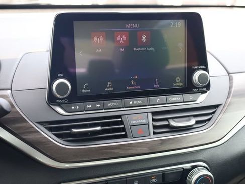 Used 2025 Nissan Altima 2.5 SV AWD/4WD image 19