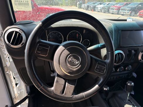 Used 2016 Jeep Wrangler Sahara w/ Mopar Chrome Edition Group AWD/4WD image 15