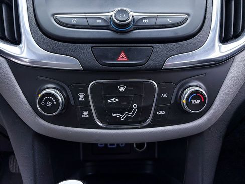 Used 2021 Chevrolet Equinox LS w/ LS Convenience Package FWD image 20