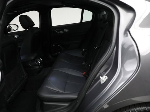 Used 2023 Alfa Romeo Giulia Sprint image 36