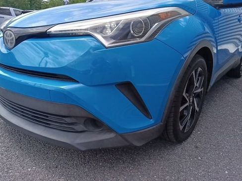 Used 2019 Toyota C-HR XLE FWD image 9