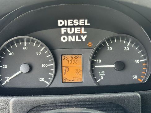 Used 2014 Mercedes-Benz Sprinter 2500 image 13