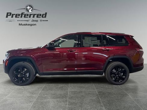 New 2025 Jeep Grand Cherokee L Altitude image 8