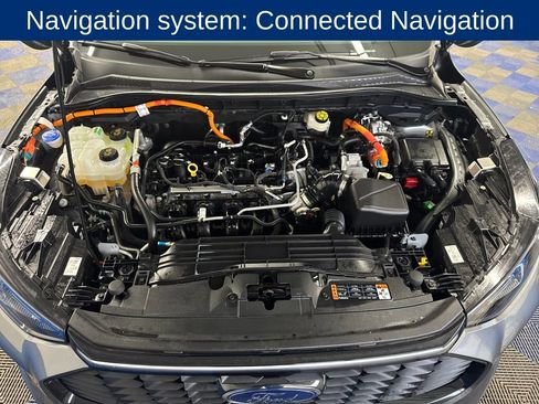 Certified 2025 Ford Escape Platinum w/ Premium Technology Package image 3