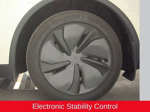 Used 2026 Tesla Model Y Long Range AWD/4WD image 14