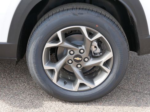 New 2026 Chevrolet Trax LT w/ Driver Confidence Package image 3