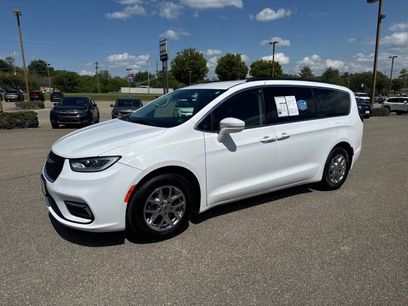 Used 2022 Chrysler Pacifica Touring-L