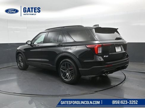 New 2026 Ford Explorer ST w/ Sun And Sound Package image 8