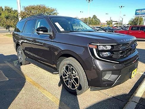 New 2025 Ford Expedition Active RWD image 23