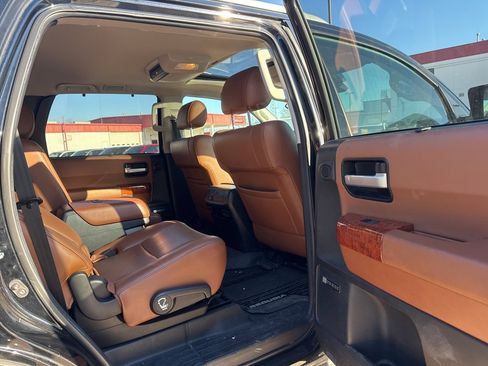 Used 2019 Toyota Sequoia Platinum image 28