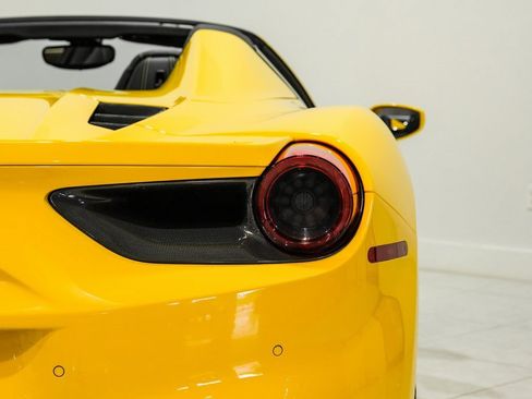 Used 2017 Ferrari 488 Spider image 42