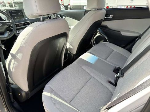 Used 2023 Hyundai Kona SE image 14