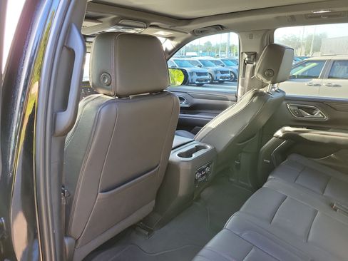 Used 2023 Chevrolet Suburban RST RWD image 16