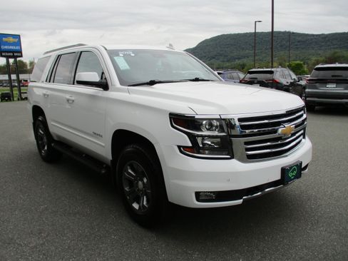 Used 2019 Chevrolet Tahoe LT w/ Off-Road Package AWD/4WD image 3