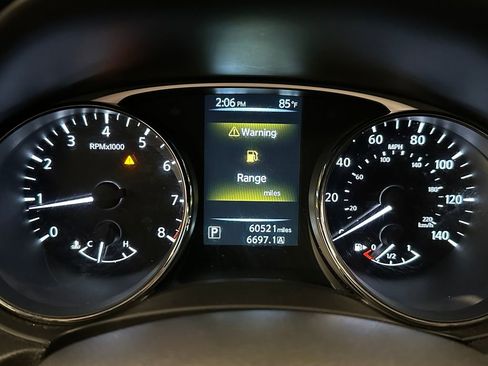 Used 2016 Nissan Rogue SV AWD/4WD image 10