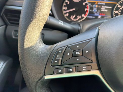 Used 2024 Nissan Altima 2.5 SV image 22