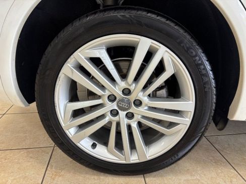 Used 2018 Audi Q5 2.0T Premium Plus w/ Premium Plus Package AWD/4WD image 25