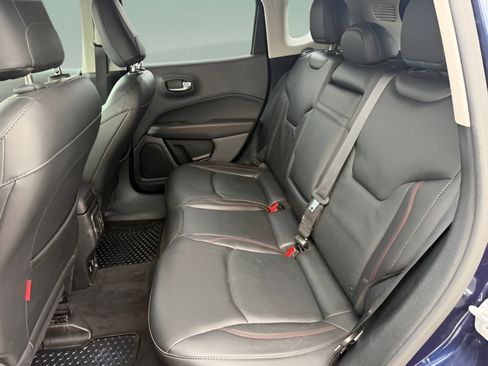 Used 2018 Jeep Compass Trailhawk w/ Leather Interior Group AWD/4WD image 23