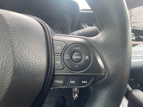 Used 2025 Toyota Corolla LE FWD image 19