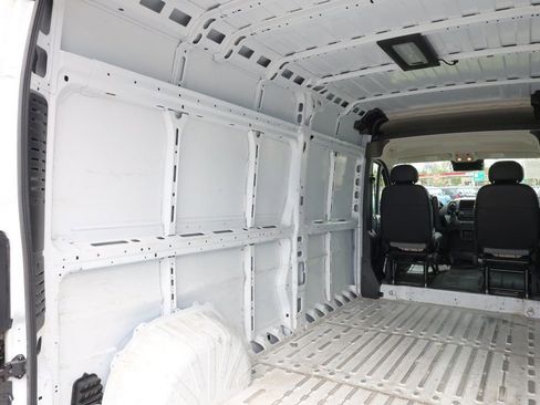 Used 2024 RAM ProMaster 2500 w/ Convenience Group image 20