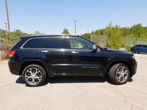 Used 2019 Jeep Grand Cherokee Overland AWD/4WD image 4