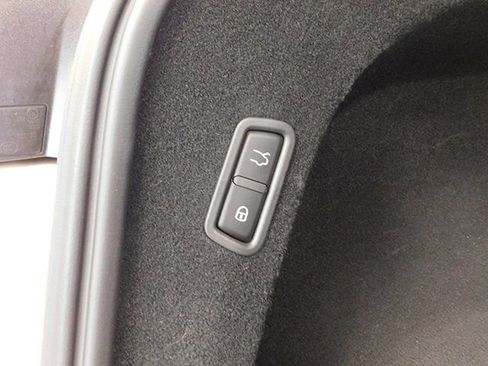 Used 2023 Maserati Levante Modena image 8