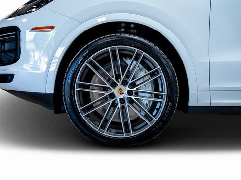 Used 2021 Porsche Cayenne Turbo image 25