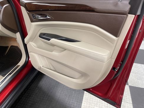 Used 2014 Cadillac SRX Luxury w/ Driver Awareness Package FWD image 25