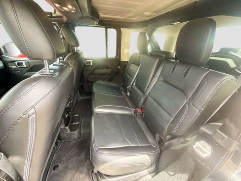 Used 2022 Jeep Wrangler Unlimited Sahara w/ Cold Weather Group AWD/4WD image 26