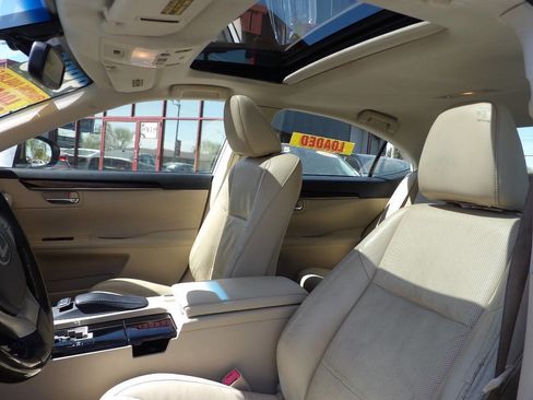 Used 2014 Lexus ES 350 w/ Luxury Package FWD image 8