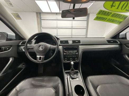 Used 2014 Volkswagen Passat Wolfsburg Edition image 4