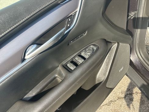 Used 2018 Cadillac XT5 Luxury w/ Driver Awareness Package image 16