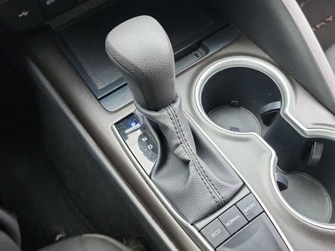 Used 2023 Toyota Camry LE image 20