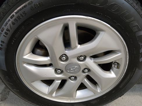 Used 2021 Hyundai Venue SE FWD image 31