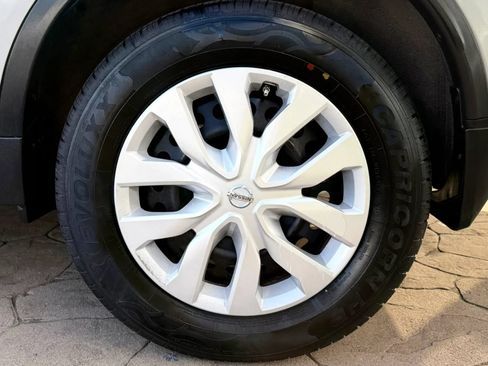 Used 2015 Nissan Rogue S AWD/4WD image 41