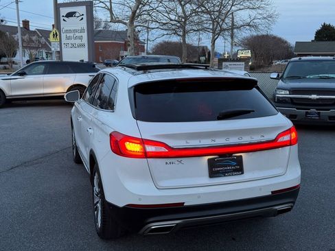 Used 2016 Lincoln MKX Reserve w/ Technology Package FWD image 23