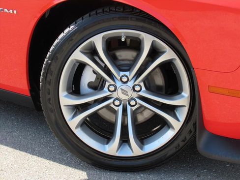 Certified 2022 Dodge Challenger R/T image 7