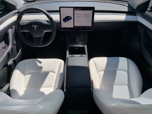 Used 2023 Tesla Model 3 Standard Range image 30