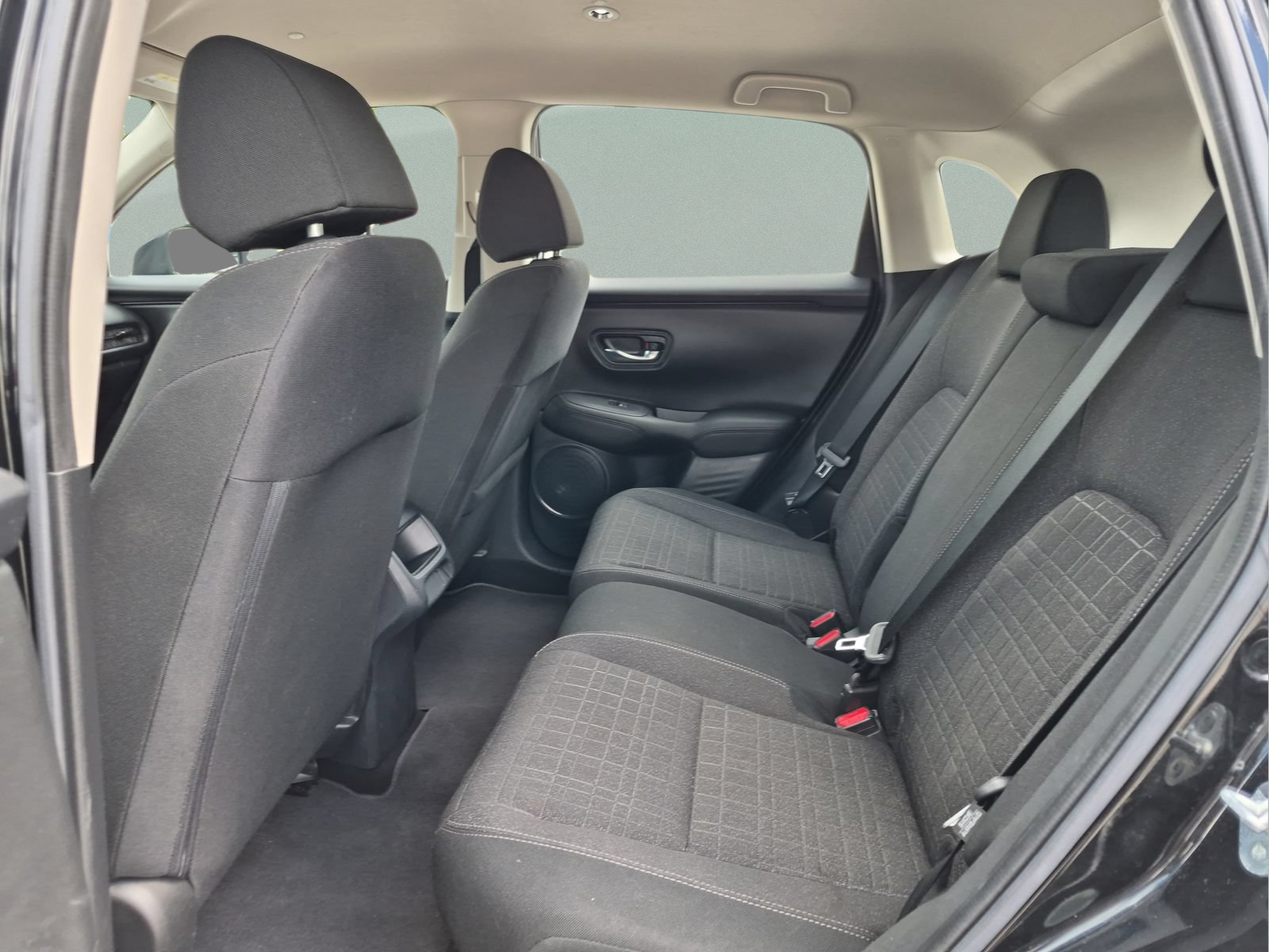 Certified 2025 Honda HR-V LX image 17