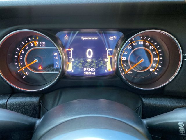 Used 2022 Jeep Wrangler Unlimited Sahara w/ LED Lighting Group AWD/4WD image 18
