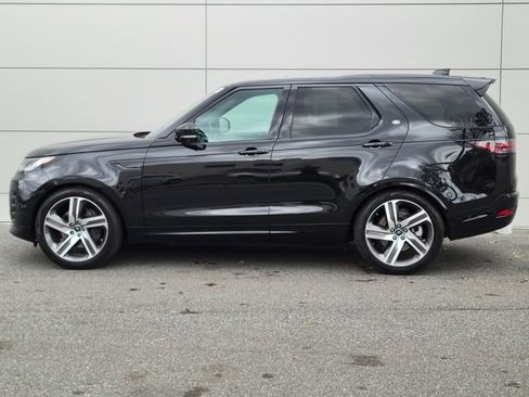 Used 2024 Land Rover Discovery Dynamic SE image 2