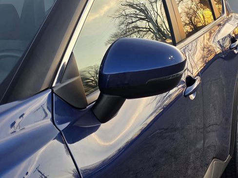 Used 2022 Nissan Rogue SV image 39