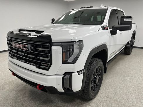 Used 2024 GMC Sierra 3500 AT4 w/ AT4 Premium Plus Package AWD/4WD image 4