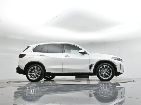Used 2025 BMW X5 xDrive50e image 49