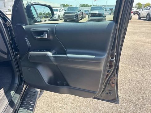 Used 2023 Toyota Tacoma Limited w/ Nightshade Package AWD/4WD image 23
